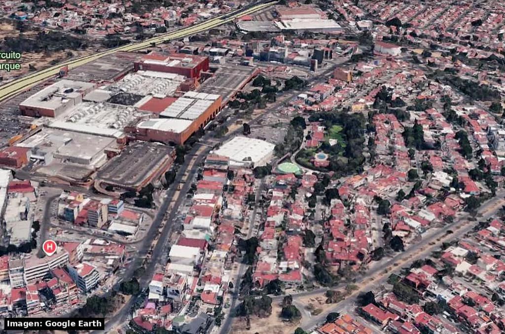 Vista aérea de Plaza Satélite y Periférico Norte